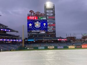 World series Game 3 : Postponed | Rained out