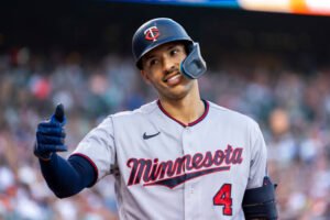 Carlos Correa : Signed with Mets | Contract | Age
