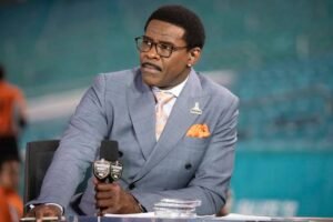 Michael Irvin : Hotel video | What did do | Pulled out